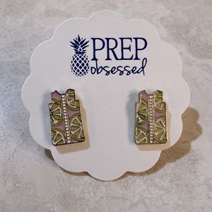 Lemon shift dress earrings.